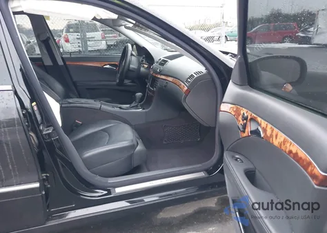 2004 Mercedes-Benz E 320 z USA, uszkodzony, nr VIN WDBUF65J34A599169